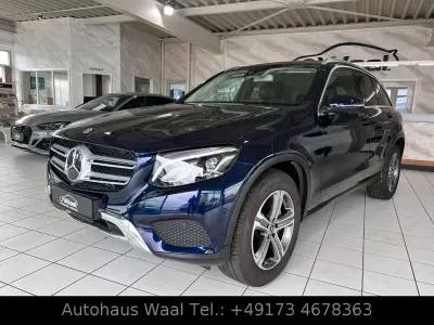 Gebraucht Mercedes GLC250 AMG 211 PS (155 kW) 2018 Blau SUV