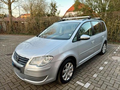 Gebraucht VW Touran 140 PS (102 kW) 2010 Silber Van / Kleinbus