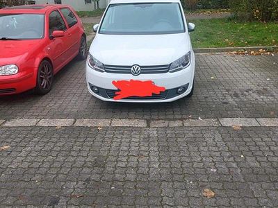 Weiß Gebraucht 2014 VW Touran Van / Kleinbus | 11.500 € (Etwas zu teuer)