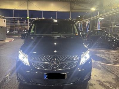 Mercedes V220