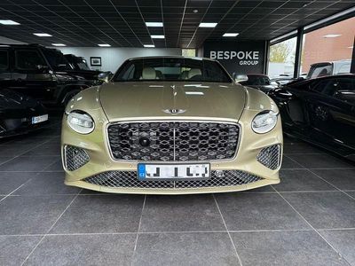 Neu Bentley Continental Mulliner 600 PS (441 kW) 2025 Gold Limousine