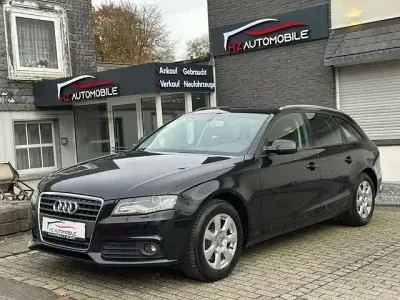Używany Audi A4 Attraction 143 KM (105 kW) 2012 Czarny Kombi