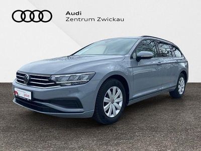 Grau Gebraucht 2023 VW Passat Basis Kombi | 29.430 € (Fairer Preis)
