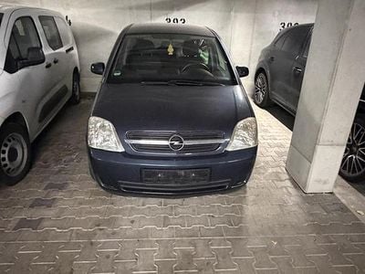 Grau Gebraucht 2005 Opel Meriva Van / Kleinbus | 1.700 € (Guter Preis)