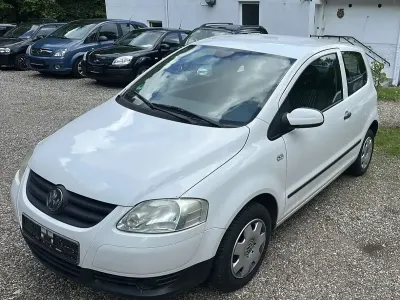 Gebraucht VW Fox Basis 54 PS (39 kW) 2005 Candyweiß Kleinwagen