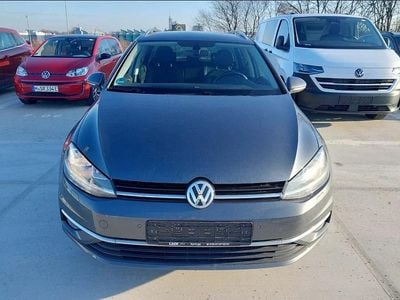 Grau Gebraucht 2018 VW Golf VII Join Kombi | 7.400 € (Fairer Preis)