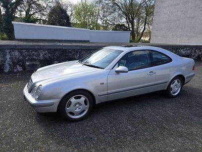 Gebraucht Mercedes CLK320 217 PS (159 kW) 1998 Silber Coupé