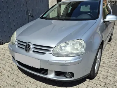 Gebraucht VW Golf V 102 PS (75 kW) 2007 Silber Limousine