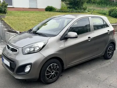Gebraucht Kia Picanto 69 PS (50 kW) 2012 Gold Kleinwagen