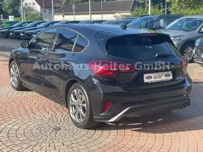 Gebraucht Ford Focus ST-Line 155 PS (114 kW) 2025 Schwarz Limousine
