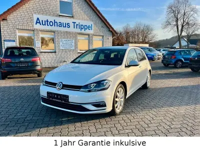 Gebraucht VW Golf VII Highline 150 PS (110 kW) 2019 Weiß Limousine