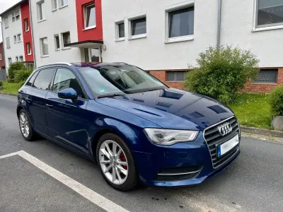 Gebraucht Audi A3 Ambition 105 PS (77 kW) 2014 Blau Limousine
