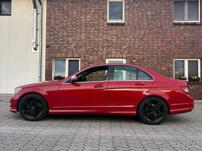 Second-hand Mercedes C300 245 CP (180 kW) 2009 Roșu Berlinǎ