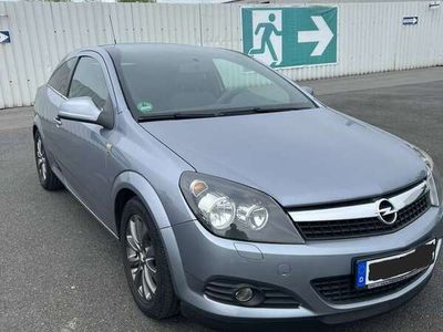 gebraucht Opel Astra GTC 1.6 Edition 111 Jahre