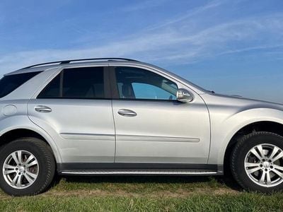 Gebraucht Mercedes ML320 224 PS (164 kW) 2007 Silber SUV