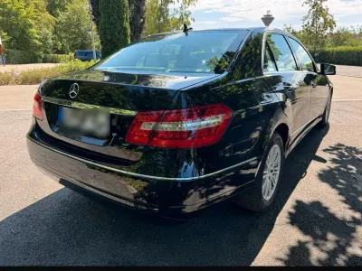 Gebraucht Mercedes E250 204 PS (150 kW) 2010 Schwarz Limousine