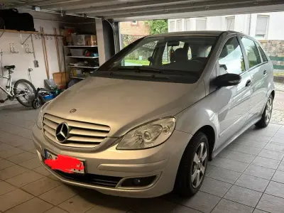 Gebraucht Mercedes B180 109 PS (80 kW) 2006 Silber Van / Kleinbus