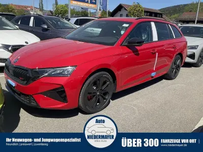 Ny Skoda Octavia RS 265 HK (194 kW) 2026 Röd Kombi