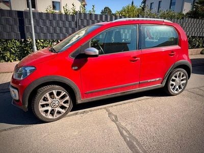 Second-hand VW cross up! 75 CP (55 kW) 2015 Roșu Hatchback