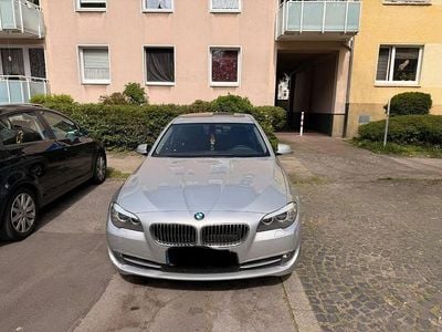 Second-hand BMW 523 204 CP (150 kW) 2010 Argintiu Berlinǎ