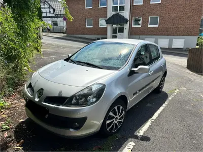 Usata Renault Clio II 75 CV (55 kW) 2007 Argento Berlina