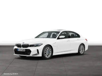 Gebraucht BMW 330e M Sport 292 PS (214 kW) 2025 Weiß Limousine