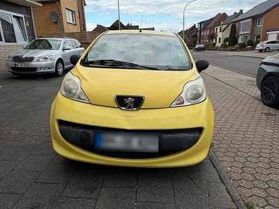 Usata Peugeot 107 68 CV (50 kW) 2006 Giallo Utilitaria