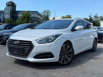 Gebraucht Hyundai i40 Premium 141 PS (103 kW) 2015 White crystal Kombi
