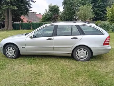 Gebraucht Mercedes C180 Classic 143 PS (105 kW) 2003 Silber Limousine