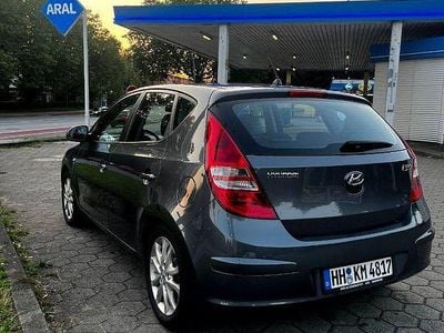Gebraucht Hyundai i30 Classic 109 PS (80 kW) 2010 Grau Kombi