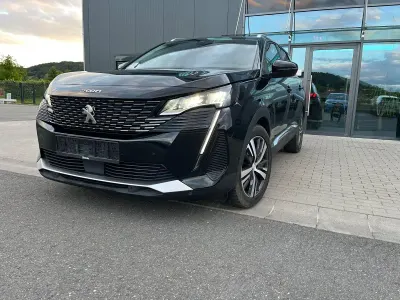 Gebraucht Peugeot 5008 Allure 131 PS (96 kW) 2022 Schwarz SUV