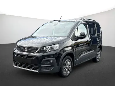 Gebraucht Peugeot Rifter Allure 102 PS (75 kW) 2022 Lackierung schwarz perla nera/typ aussenverkleidung metalliclackierung Van / Kleinbus