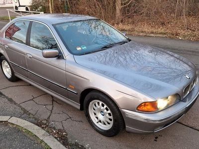 BMW 523