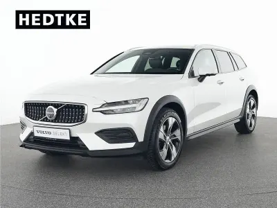 Gebraucht Volvo V60 CC Plus 197 PS (144 kW) 2023 Weiß Kombi