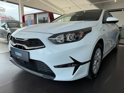 Gebraucht Kia Ceed Sportswagon Vision 136 PS (100 kW) 2024 Weiß Kombi