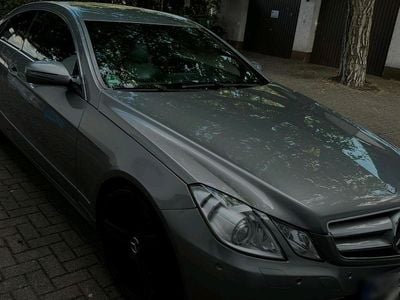 Gebraucht Mercedes E350 2009 Grau Coupé