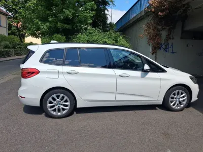Gebraucht BMW 218 Gran Tourer Sport Line 140 PS (102 kW) 2017 Weiß Van / Kleinbus