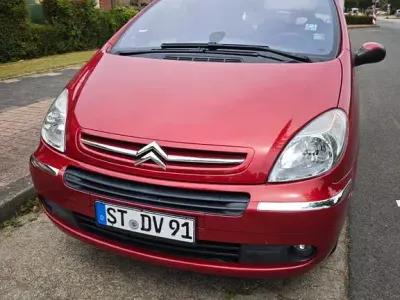Gebraucht Citroën Xsara Picasso Comfort 109 PS (80 kW) 2005 Rot Van / Kleinbus