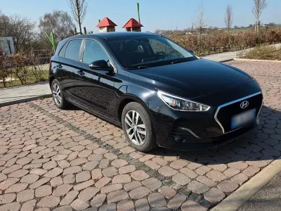 Gebraucht Hyundai i30 YES! 99 PS (72 kW) 2019 Schwarz Limousine