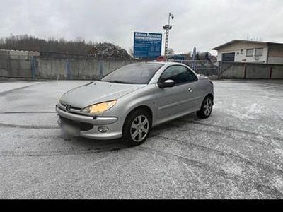 Gebraucht Peugeot 206 CC 109 PS (80 kW) 2003 Silber Cabrio
