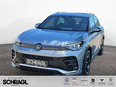 Neu VW Tiguan R-line 150 PS (110 kW) 2026 Oyster silver metallic SUV