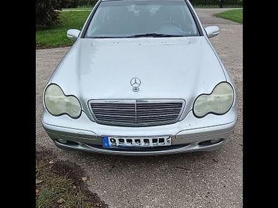 Mercedes C200