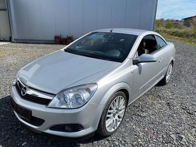 Second-hand Opel Astra Cabriolet Edition 150 CP (110 kW) 2007 Argintiu Cabrio