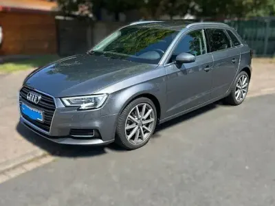 Gebraucht Audi A3 Design 116 PS (85 kW) 2019 Grau Limousine