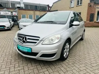 Gebraucht Mercedes B180 122 PS (89 kW) 2009 Silber Kleinwagen