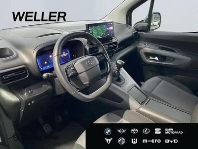 Icy white (weiss) Gebraucht 2024 Toyota Proace City City Van / Kleinbus | 27.980 € (Teuer)