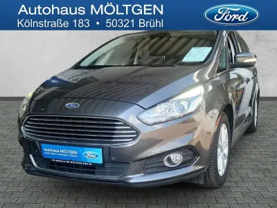 Gebraucht Ford S-MAX Titanium 239 PS (175 kW) 2018 Grau Van / Kleinbus