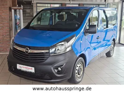 Second-hand Opel Vivaro 125 CP (91 kW) 2017 Albastru Monovolum