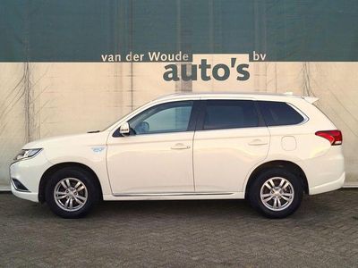 Gebraucht Mitsubishi Outlander P-HEV 135 PS (99 kW) 2021 Weiß SUV