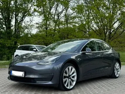 Usata Tesla Model 3 350 kW (476 CV) 2019 Grigio Berlina
